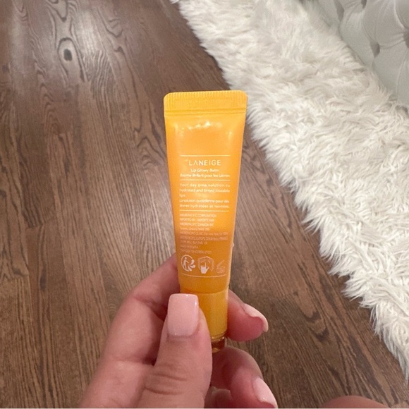 LANEIGE Lip Glowy Lightweight Hydration Balm Mango - Picture 3 of 4